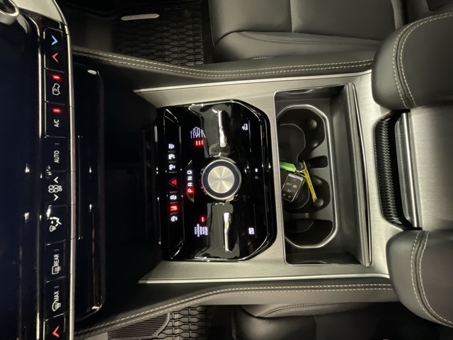 2025 Jeep Wagoneer Series II Overland photo 18