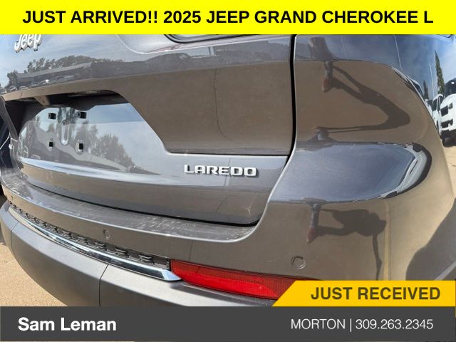 2025 Jeep Grand Cherokee Laredo photo 5