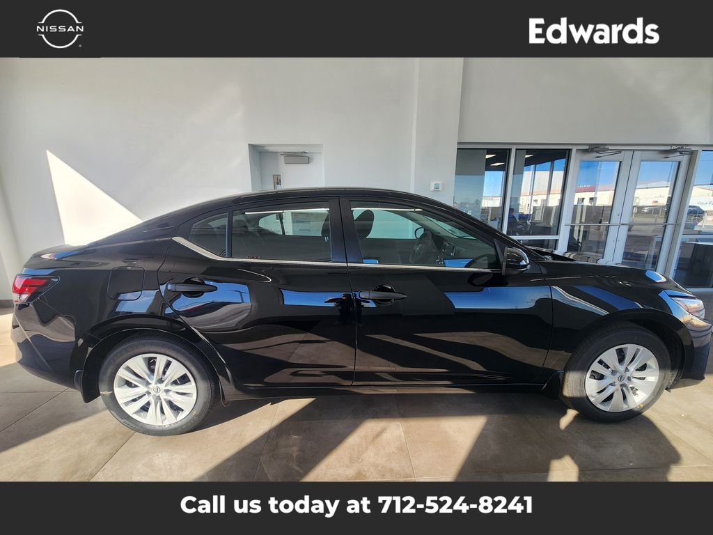 2025 Nissan Sentra S's photo