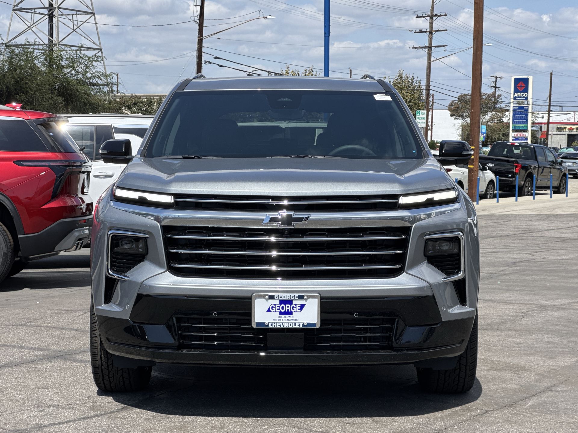 2026 Chevrolet Traverse High Country photo 2