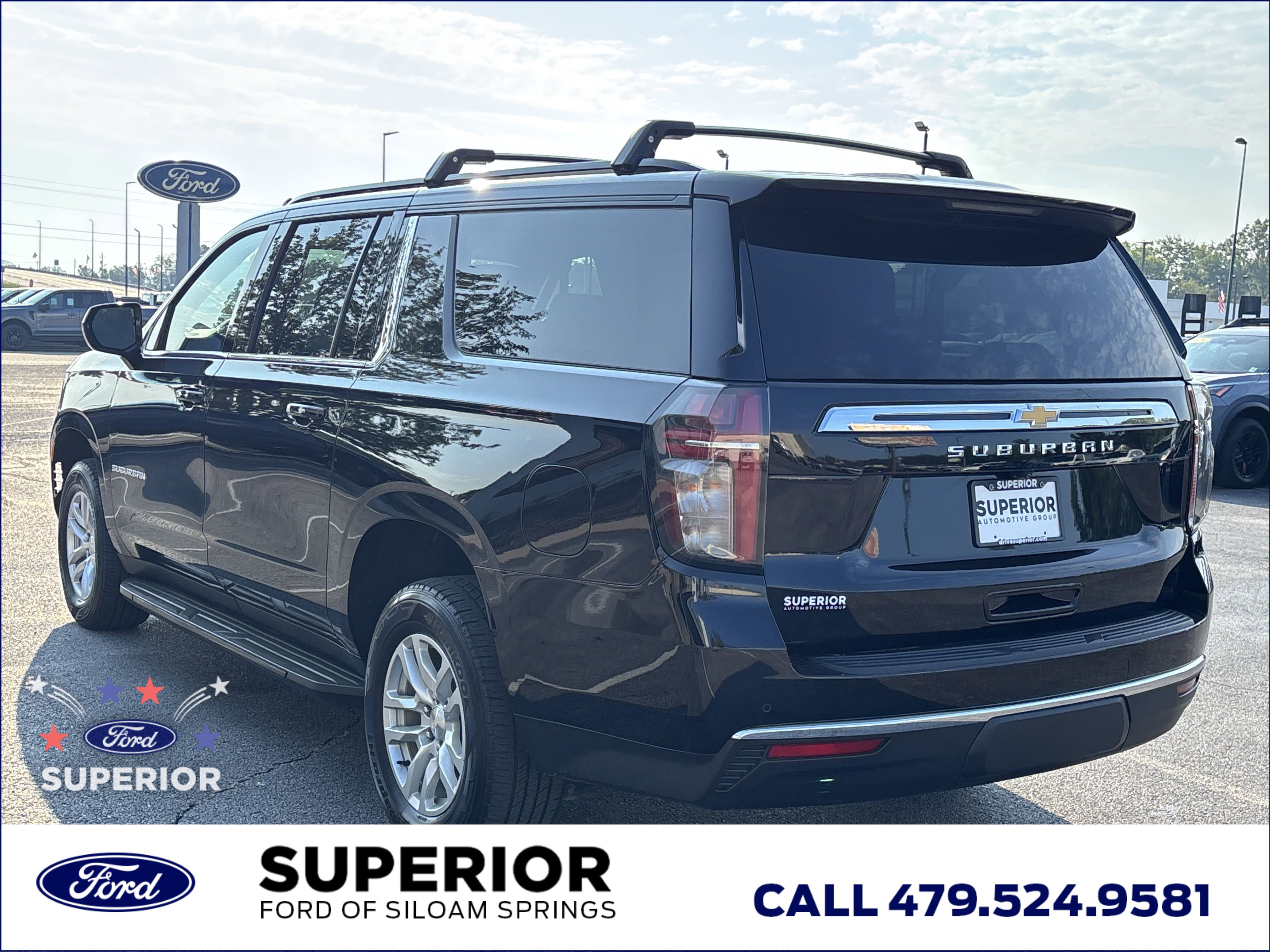 2023 Chevrolet Suburban photo 2