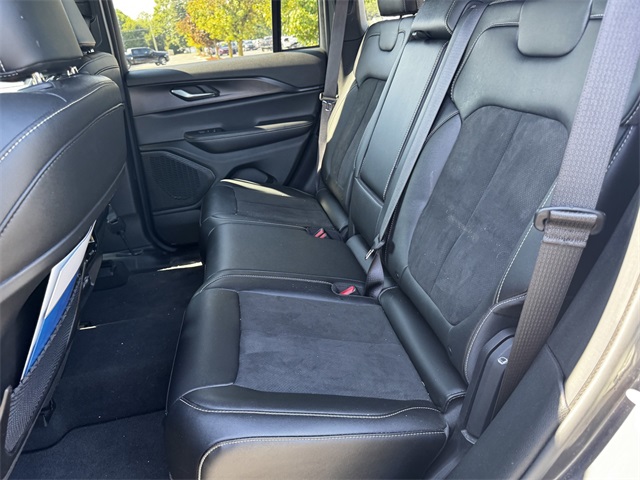 2023 Jeep Grand Cherokee Altitude photo 18