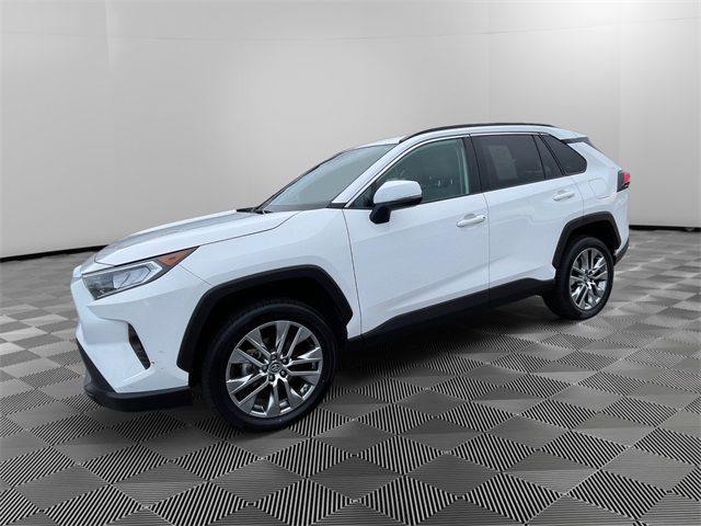 2019 Toyota RAV4 XLE Premium's photo