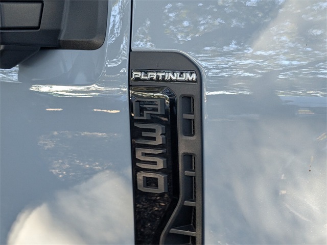 2026 Ford F-350 Platinum photo 4