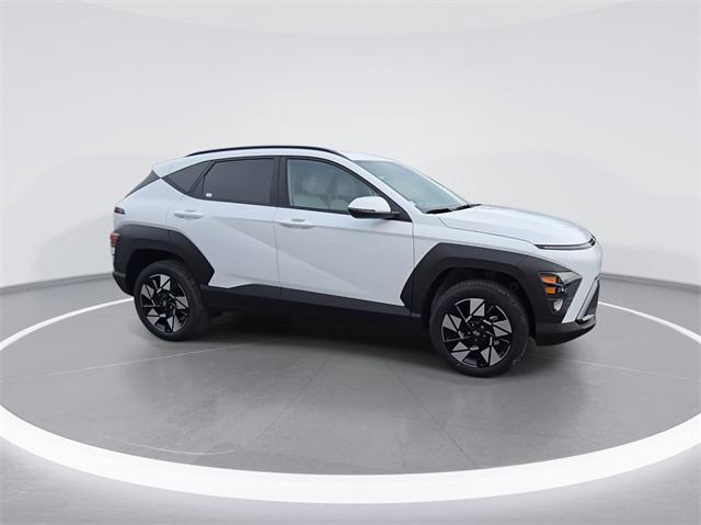 2025 Hyundai Kona SEL photo 2