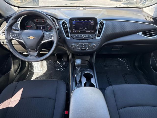 2023 Chevrolet Malibu LS photo 13