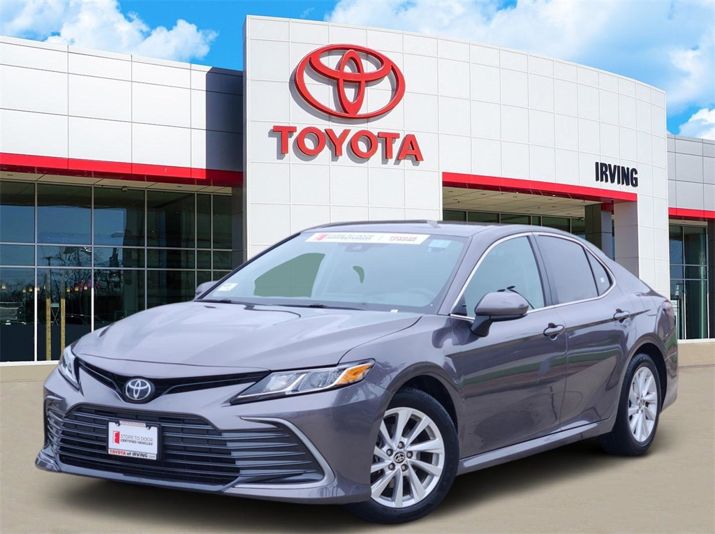 2023 Toyota Camry LE's photo