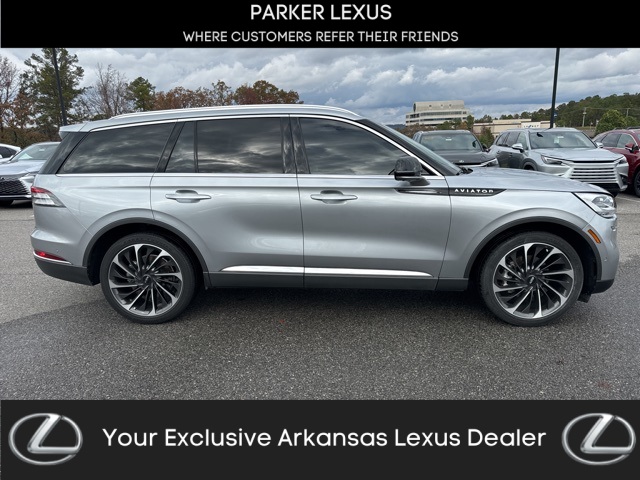 2022 Lincoln Aviator Reserve's photo