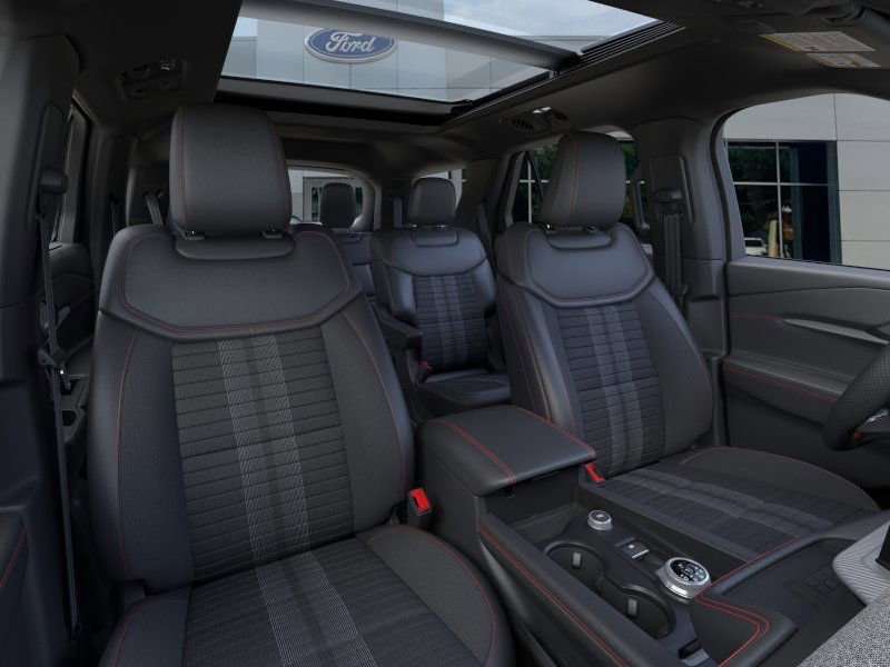 2025 Ford Explorer ST-Line photo 9