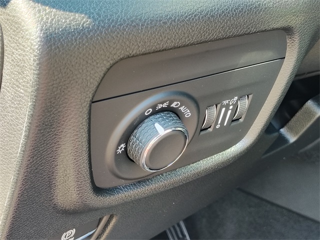 2025 Jeep Grand Cherokee Laredo Altitude photo 14
