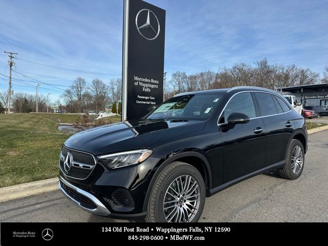 2026 Mercedes-Benz GLC Base's photo