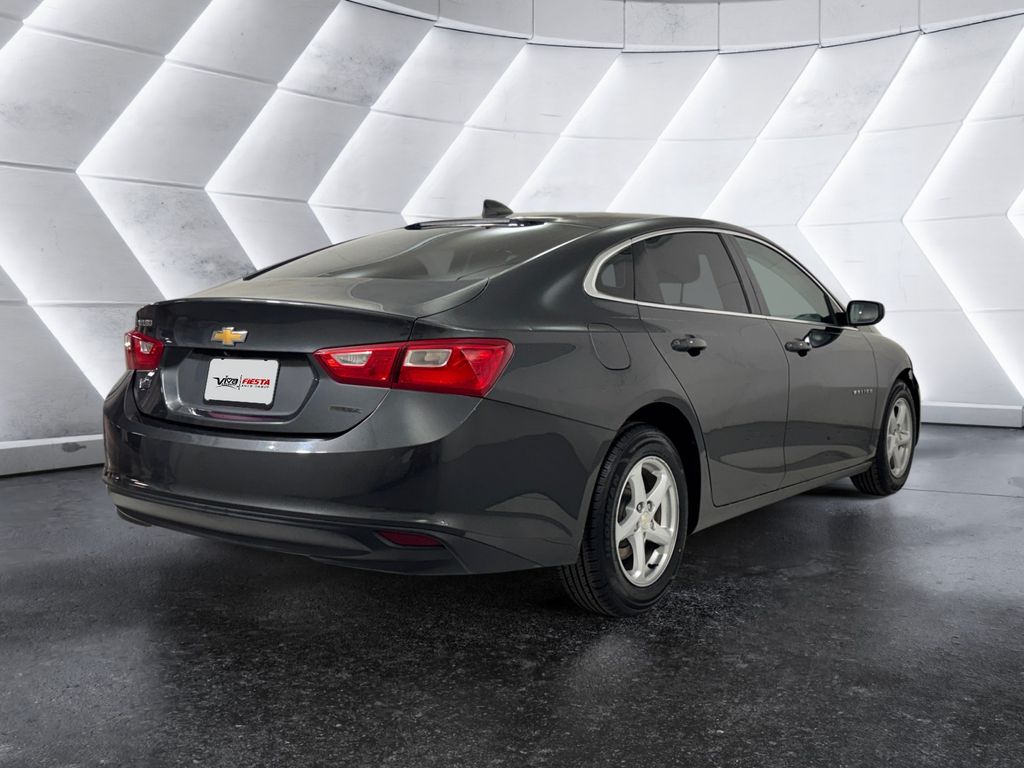 2018 Chevrolet Malibu photo 4