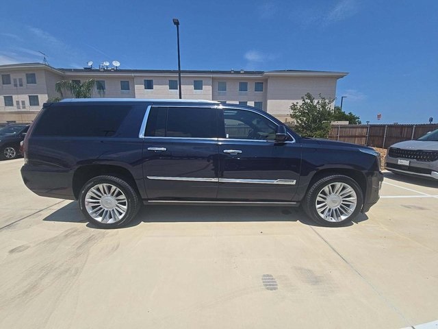2018 Cadillac Escalade ESV Platinum photo 3