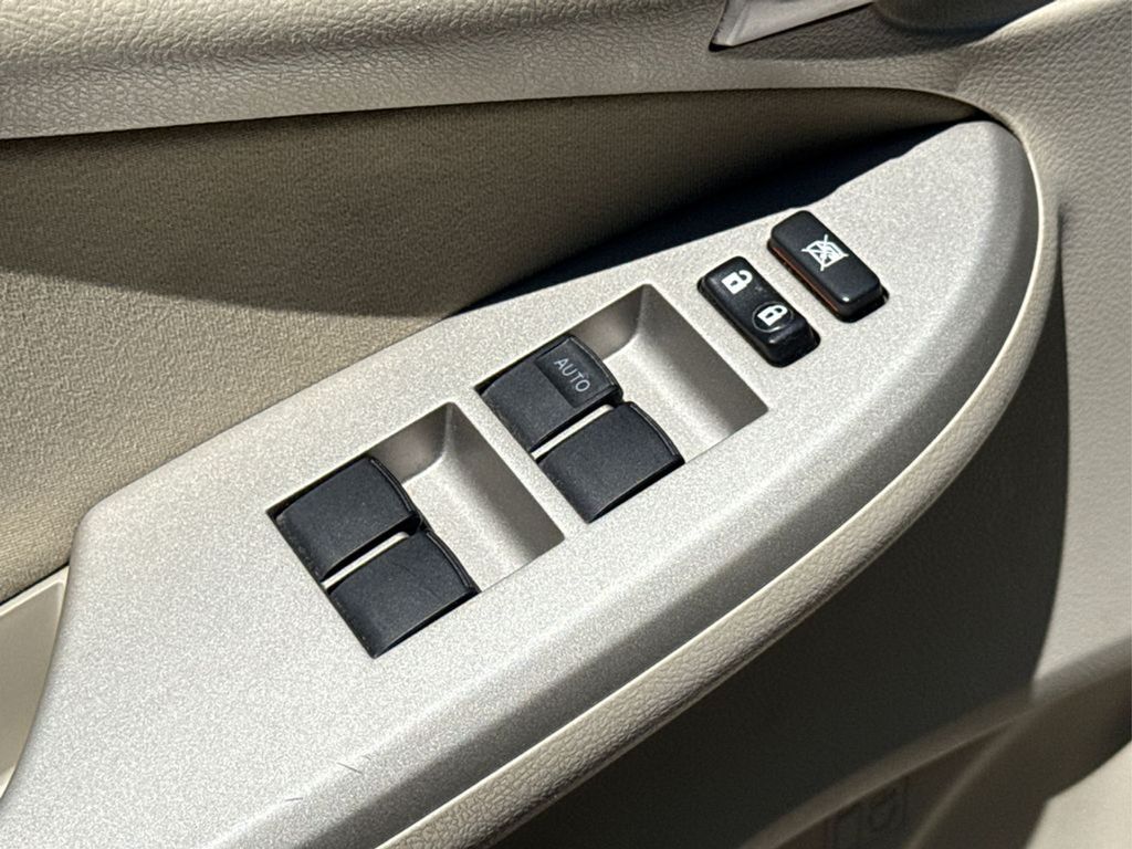 2010 Toyota Corolla Base photo 25