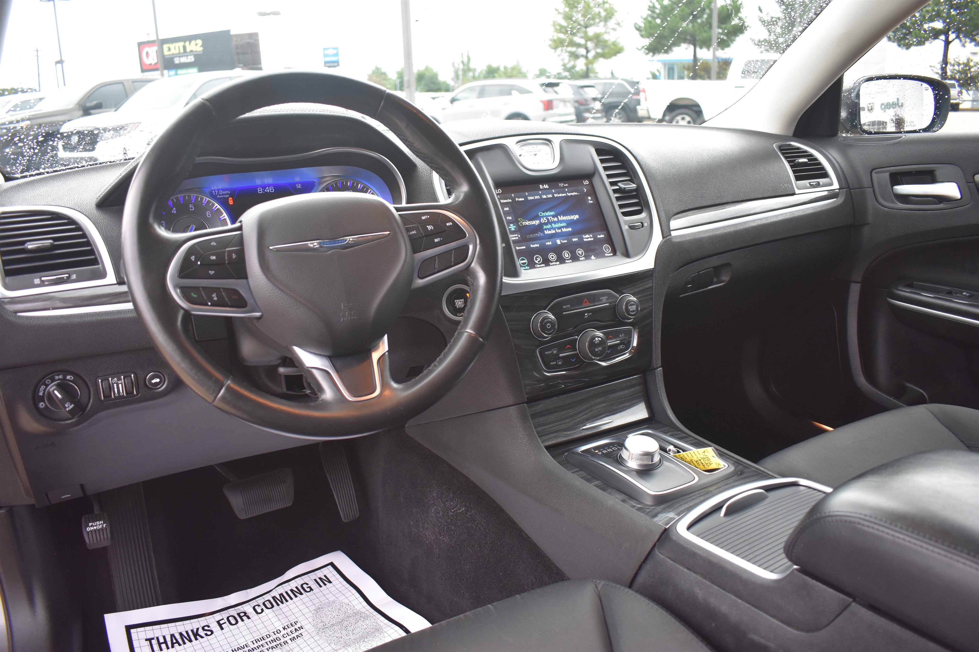 2020 Chrysler 300 Touring photo 6