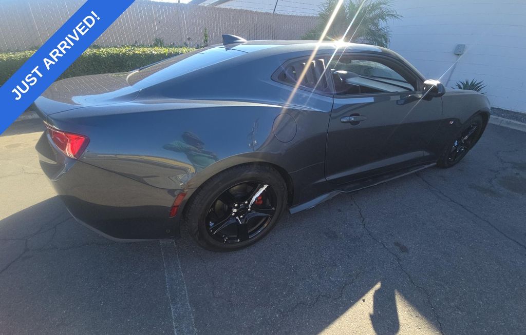 2017 Chevrolet Camaro 1LT photo 3