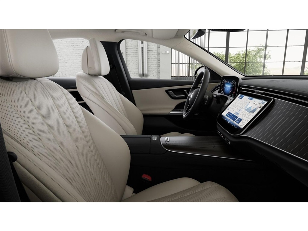 2025 Mercedes Benz E 350 4MATIC Sedan photo 4