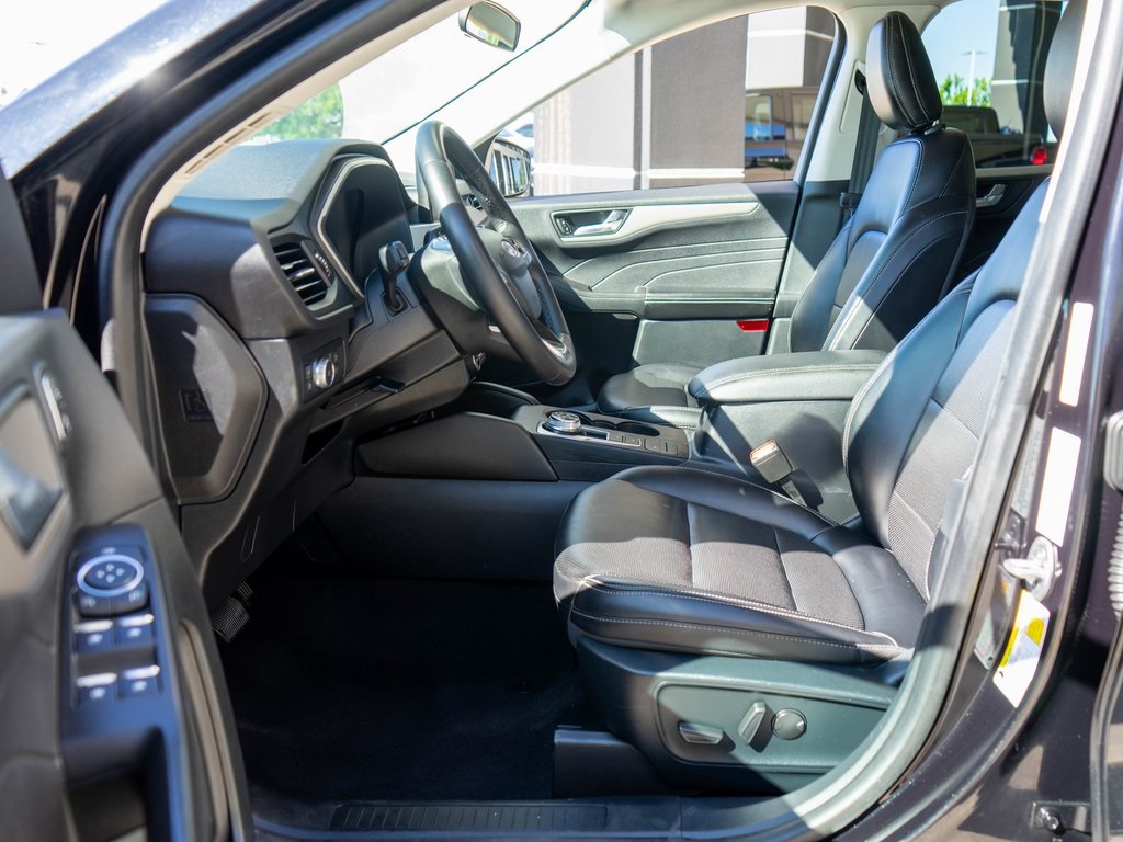2021 Ford Escape SEL photo 11