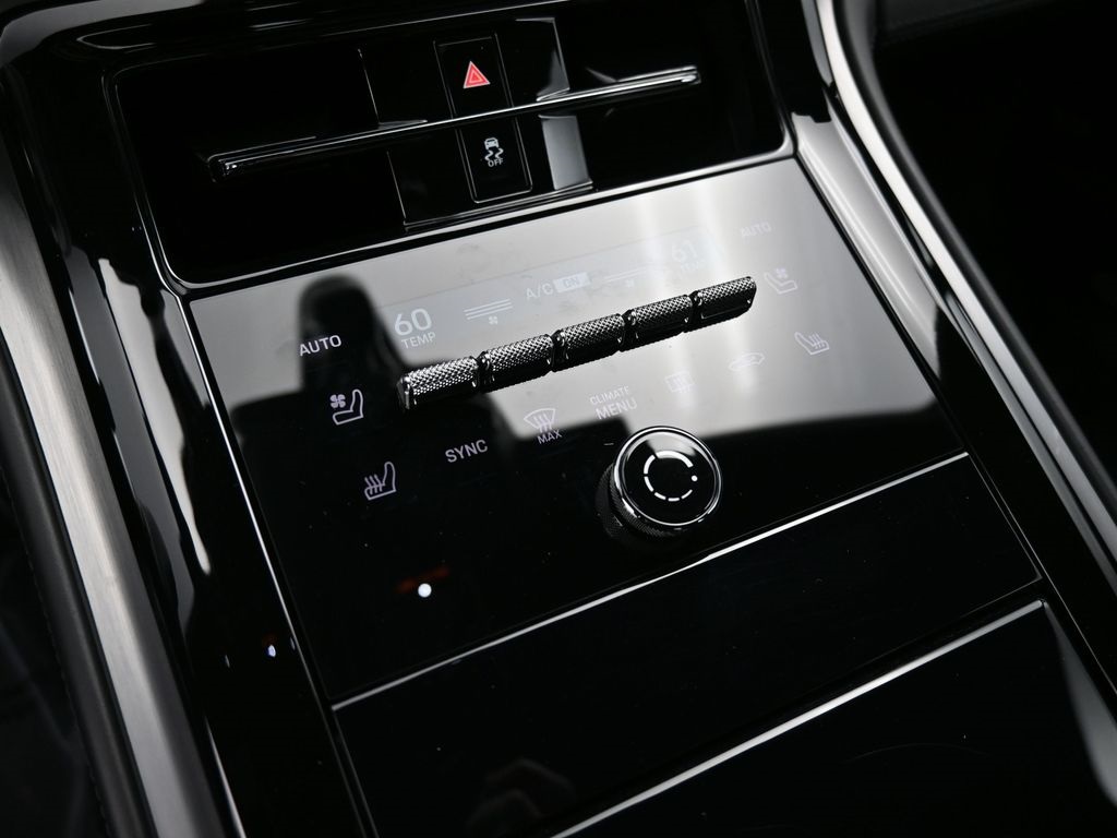 2024 Porsche Panamera Base photo 22