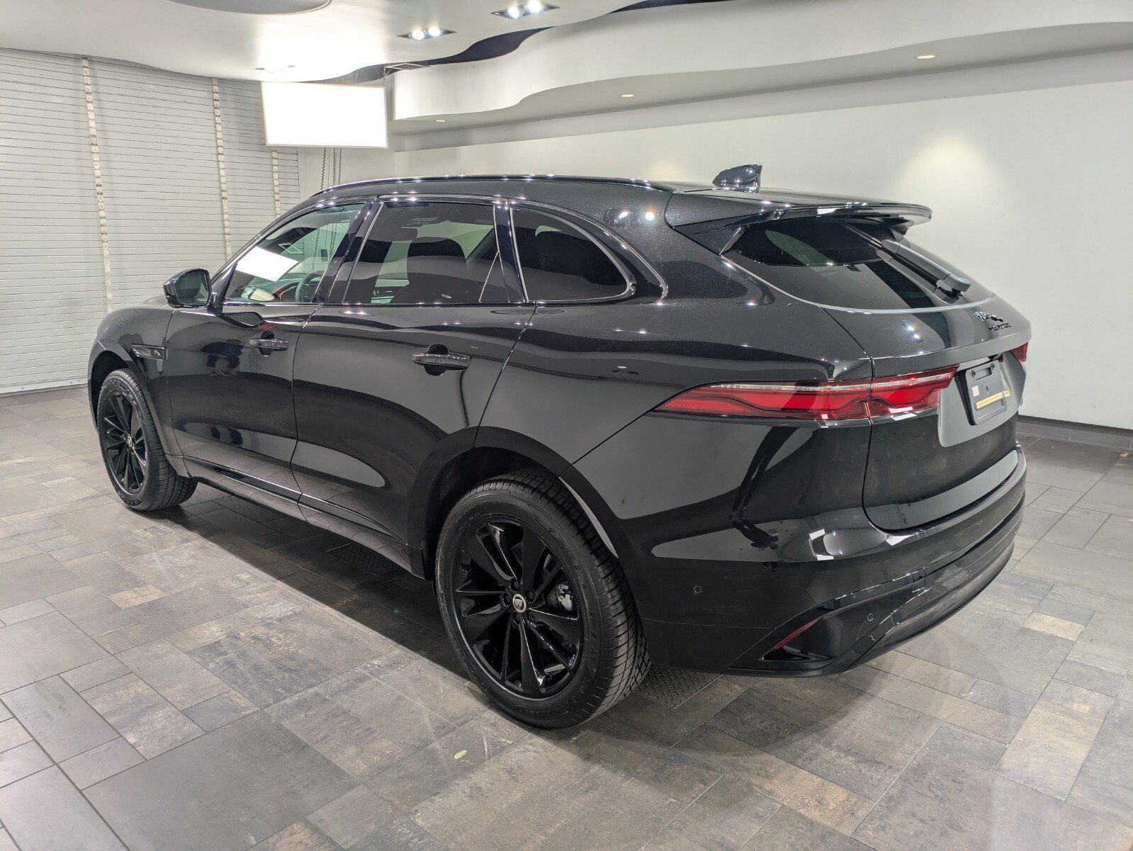 2026 Jaguar F-PACE P250 R-Dynamic S photo 3