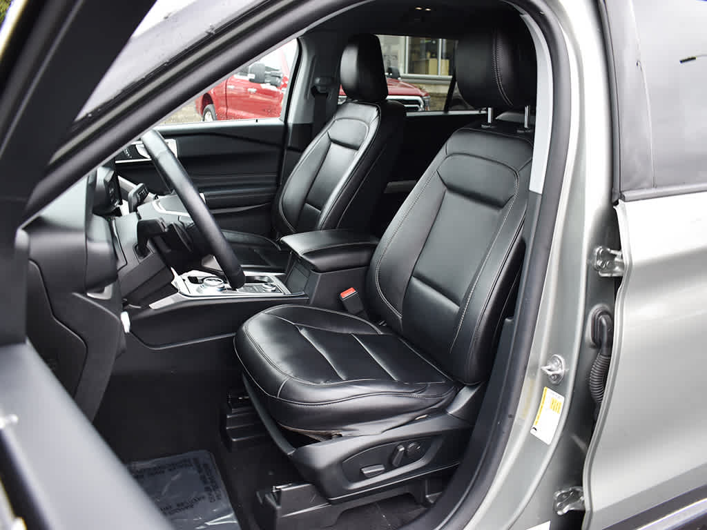 2020 Ford Explorer XLT photo 4