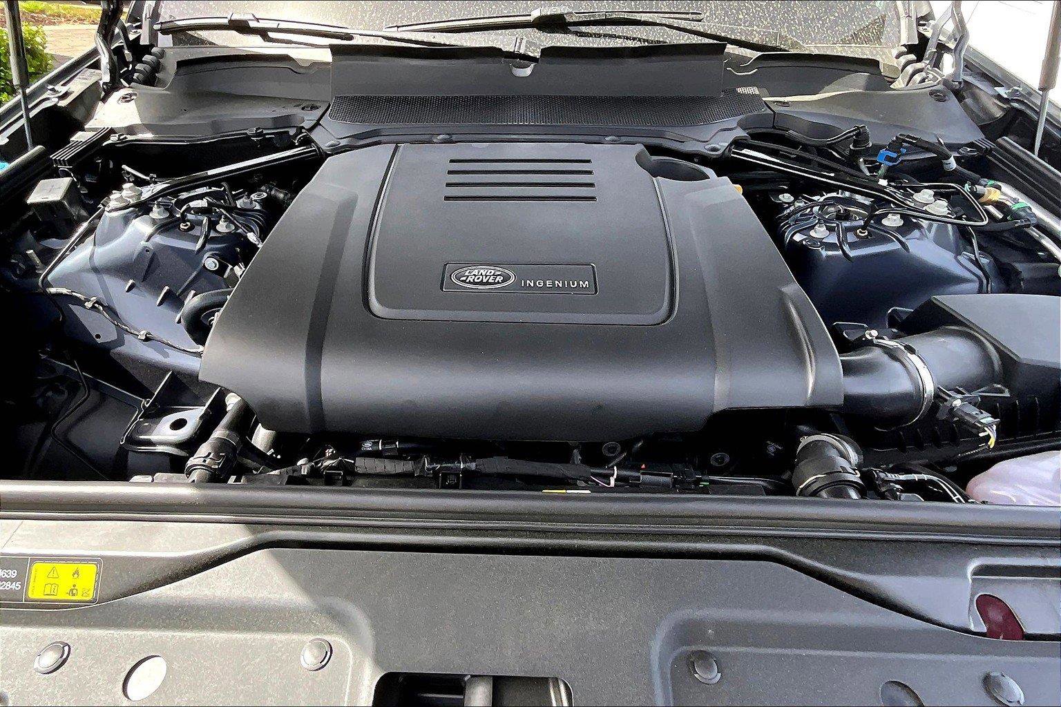 2025 Land Rover Discovery S photo 14
