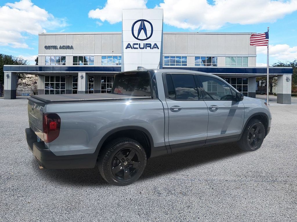 2024 Honda Ridgeline Black Edition photo 4