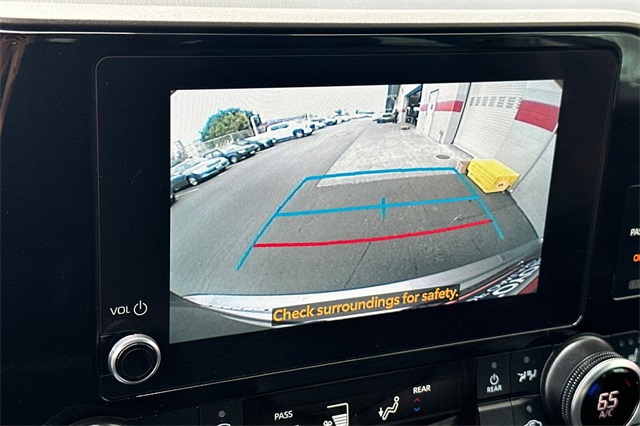 2025 Toyota Highlander XLE photo 19