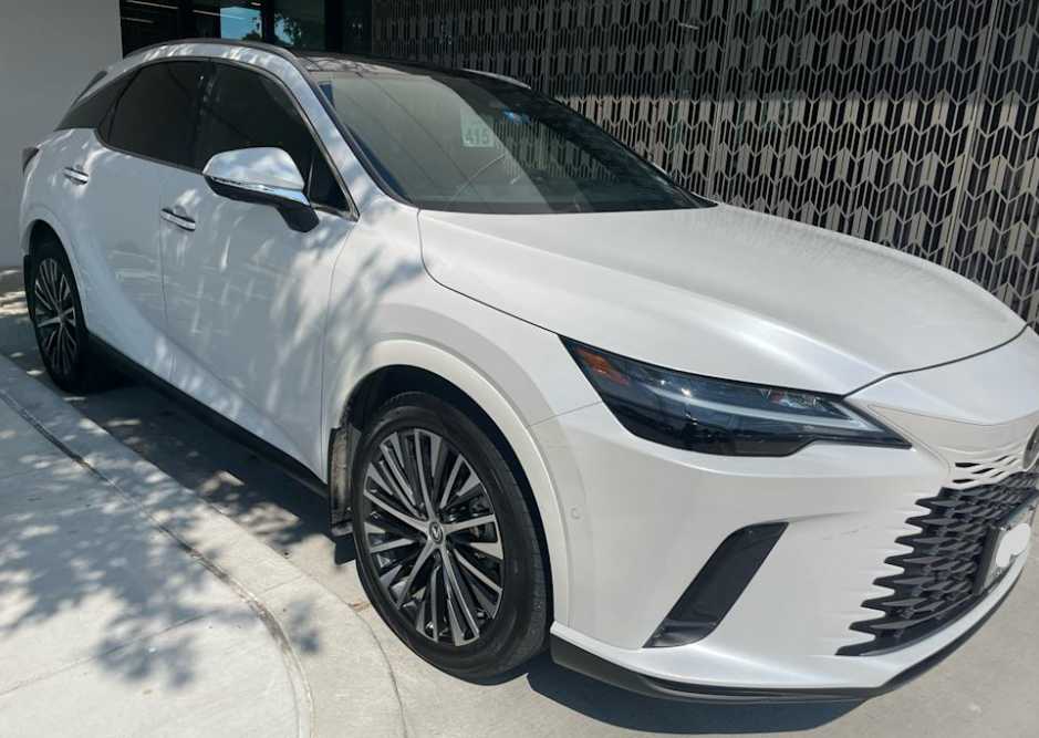 2023 Lexus RX Premium photo 2