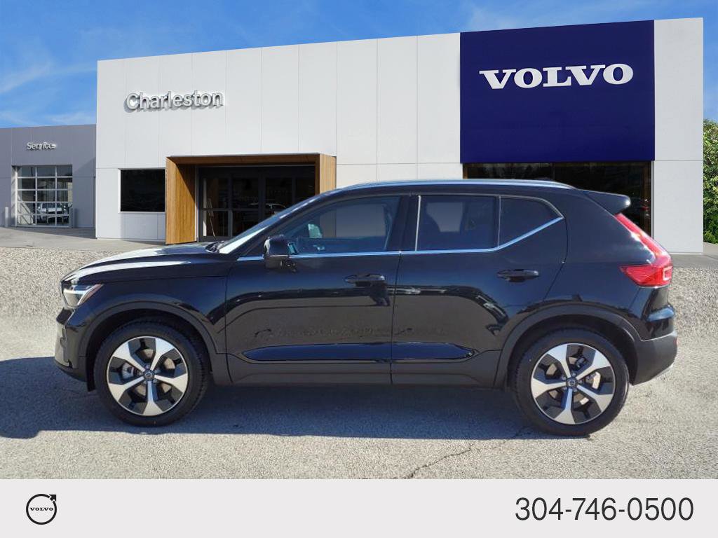2025 Volvo XC40 Core photo 5