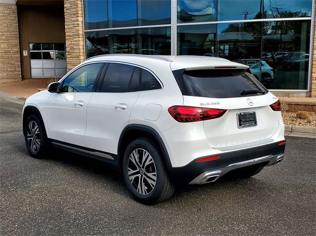 2025 Mercedes Benz GLA 250 4MATIC photo 3