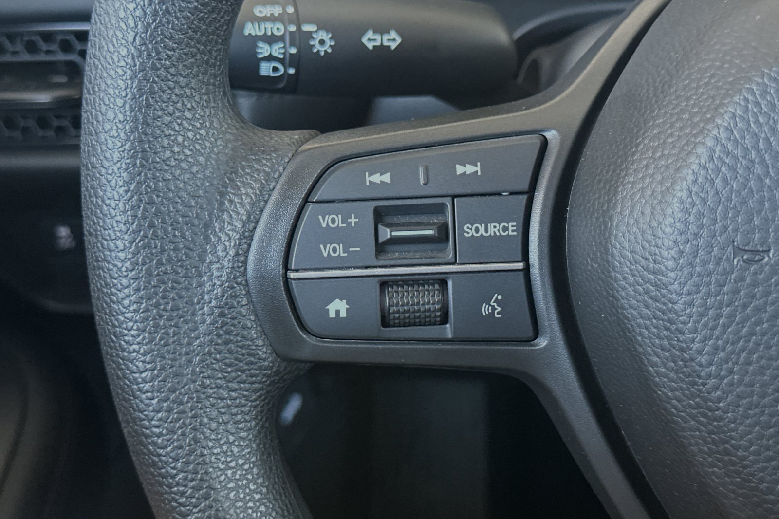 2025 Honda HR-V LX photo 25