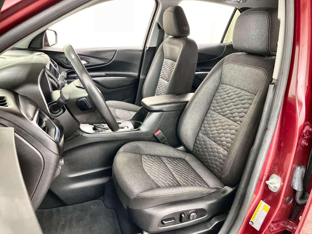 2020 Chevrolet Equinox LT photo 19