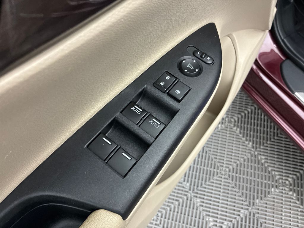 2017 Honda Accord EX-L photo 11