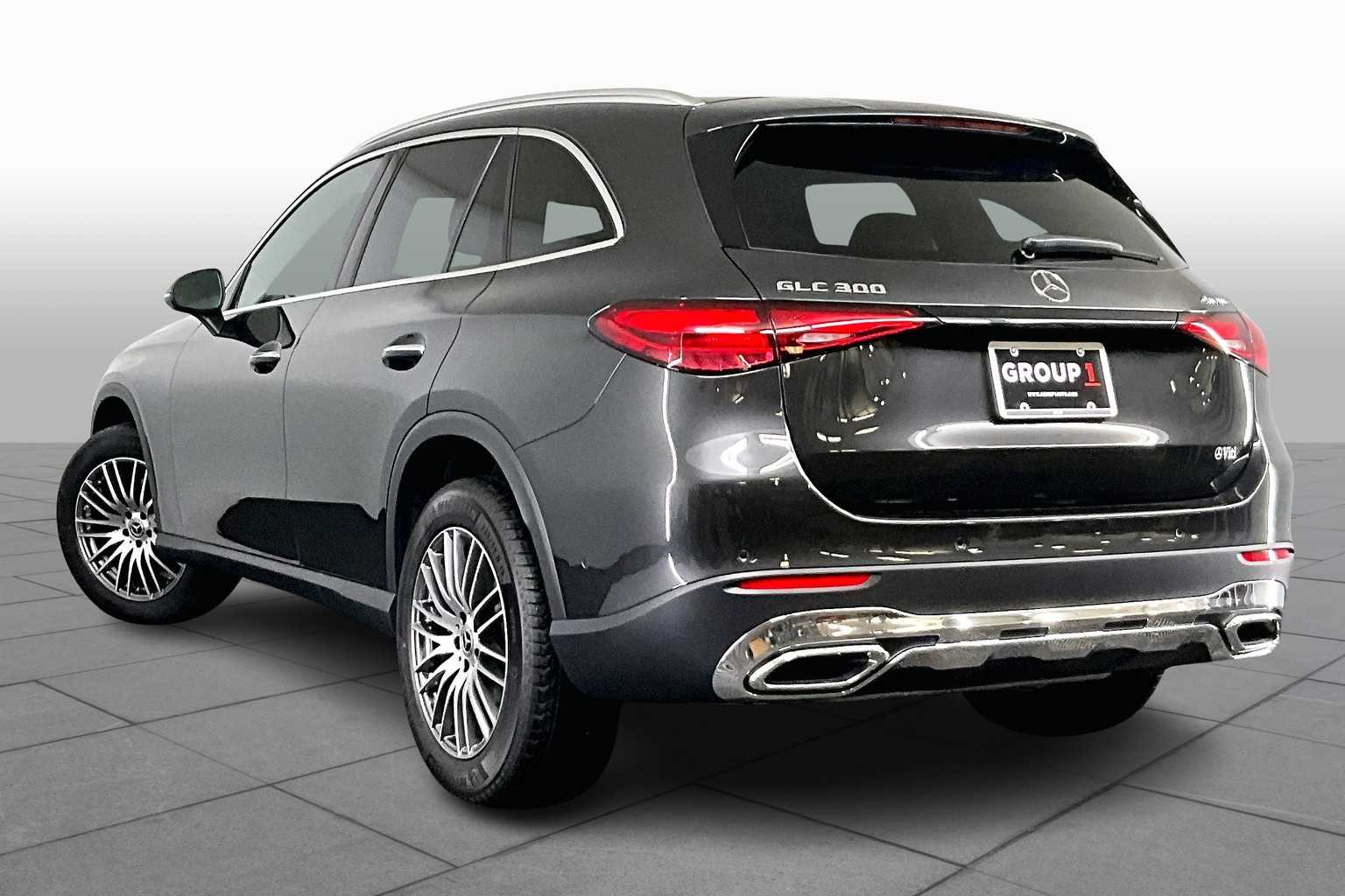 2026 Mercedes Benz GLC 300 4MATIC photo 4