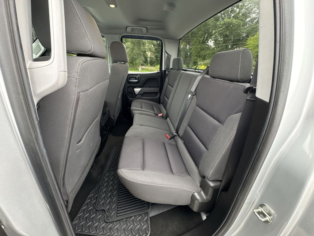 2018 Chevrolet Silverado 1500 LT photo 24