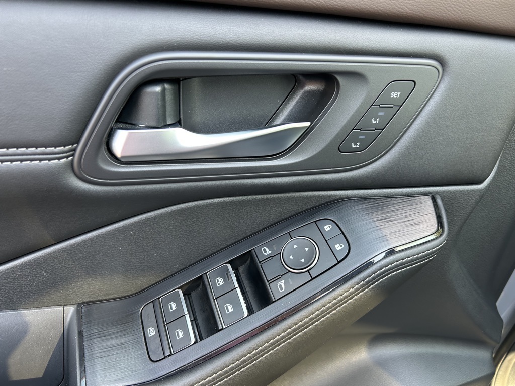 2022 Nissan Rogue SL photo 10
