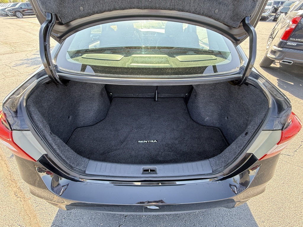 2016 Nissan Sentra S photo 8