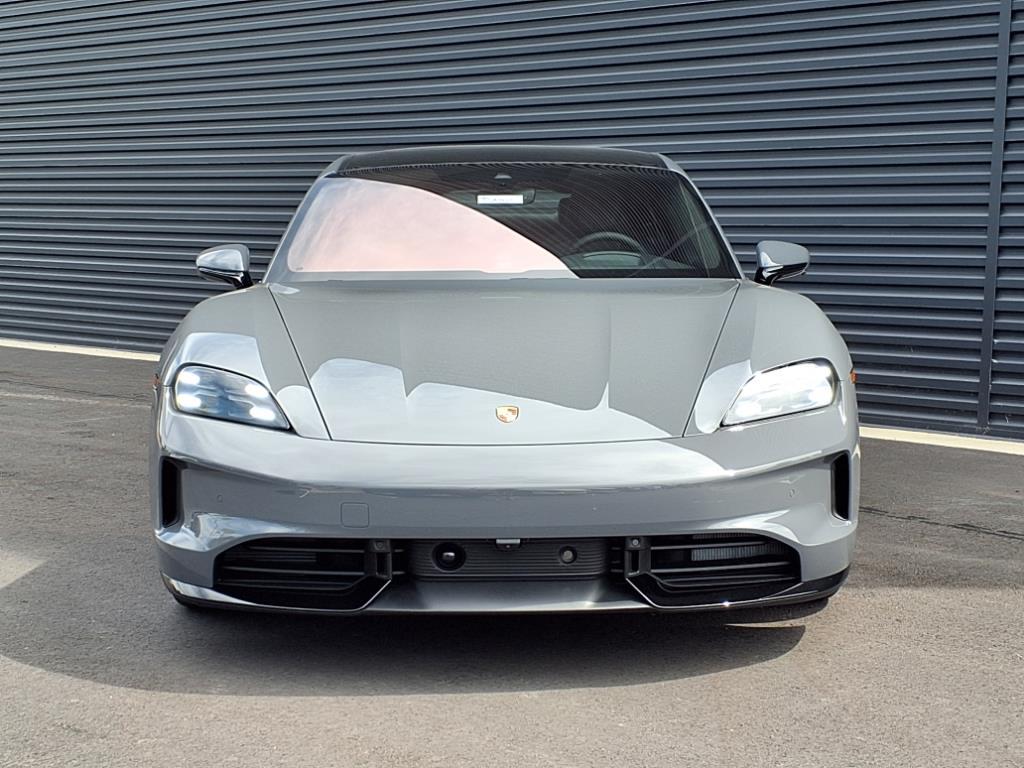 2026 Porsche Taycan GTS photo 27