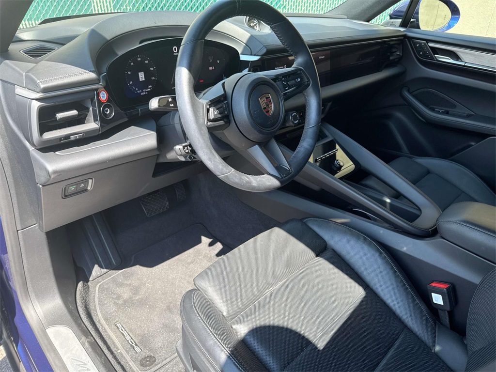 2024 Porsche Macan Electric 4 photo 5