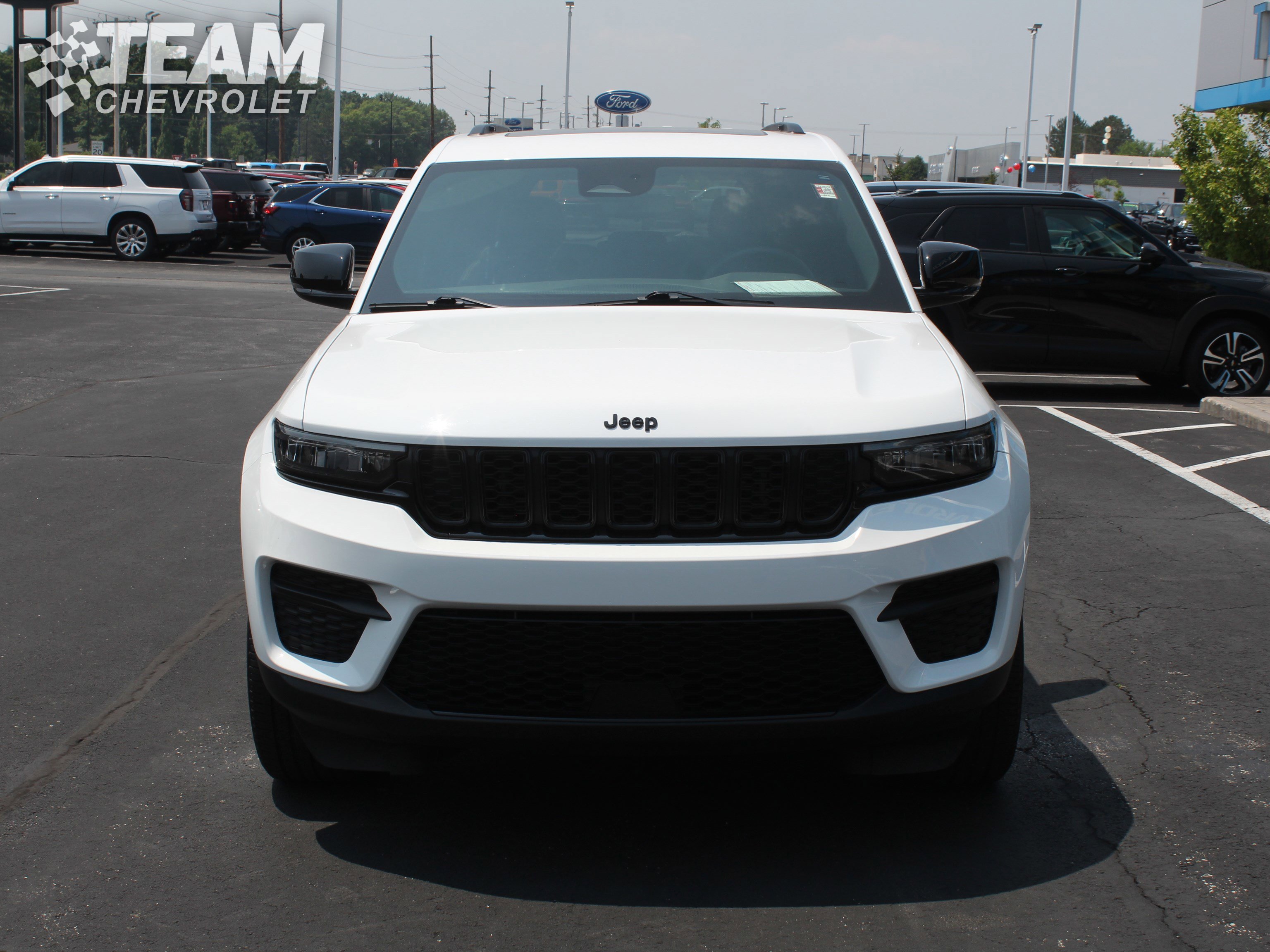2023 Jeep Grand Cherokee Altitude photo 8