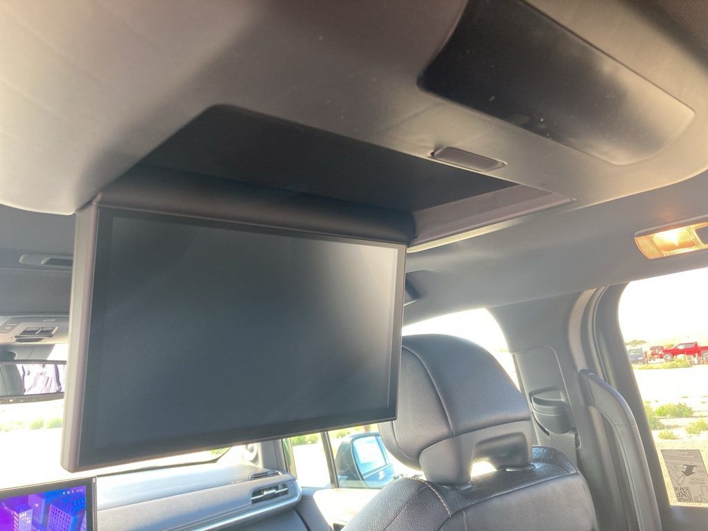 2025 Toyota Sienna Woodland Edition photo 28