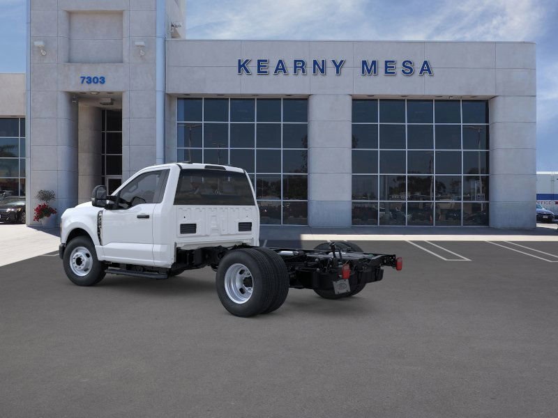 2025 Ford F-350 photo 2