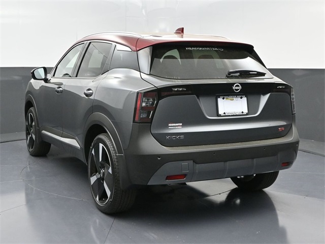 2025 Nissan Kicks SR photo 4