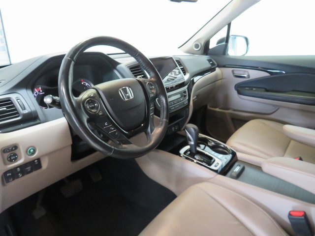 2019 Honda Ridgeline RTL-E photo 3