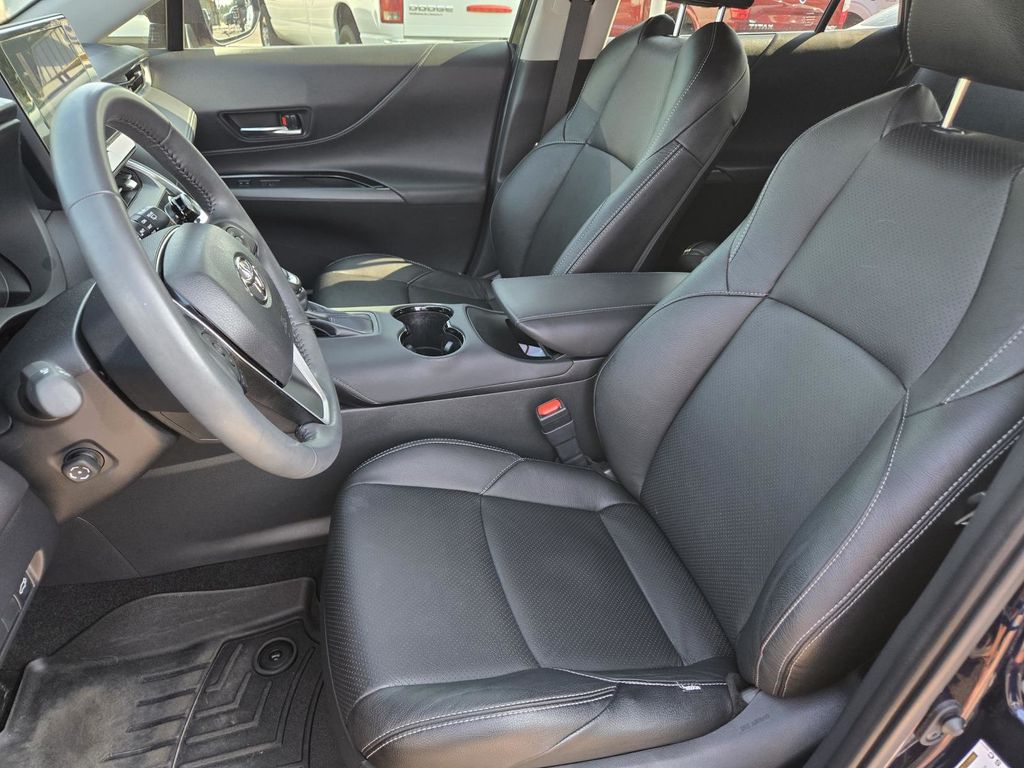 2023 Toyota Venza LE photo 20
