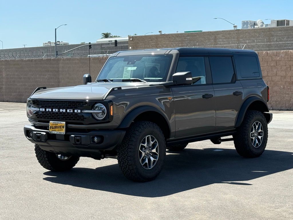 2025 Ford Bronco Badlands photo 5