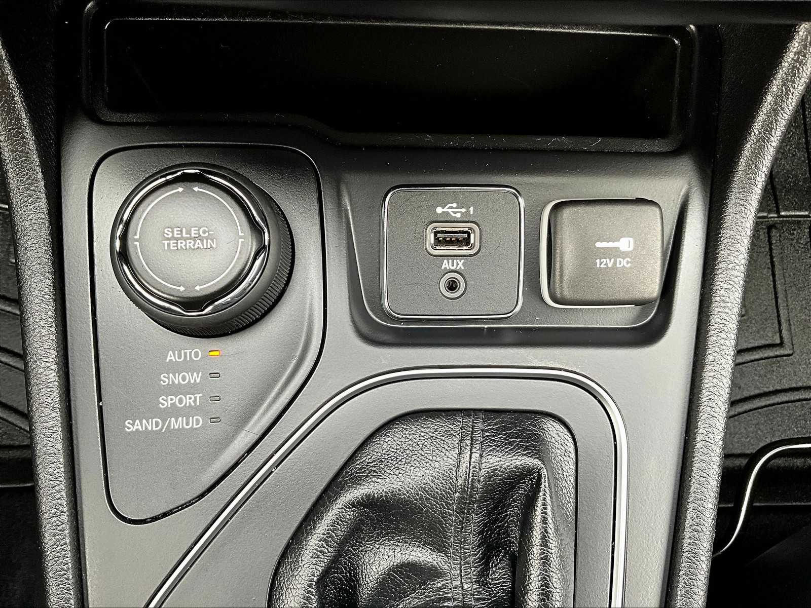 2020 Jeep Cherokee Latitude photo 26