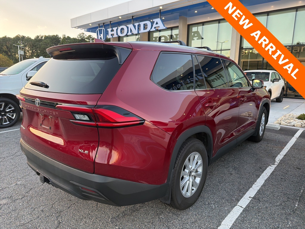 2024 Toyota Highlander Hybrid XLE photo 4