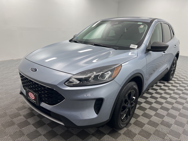 2022 Ford Escape SE photo 2